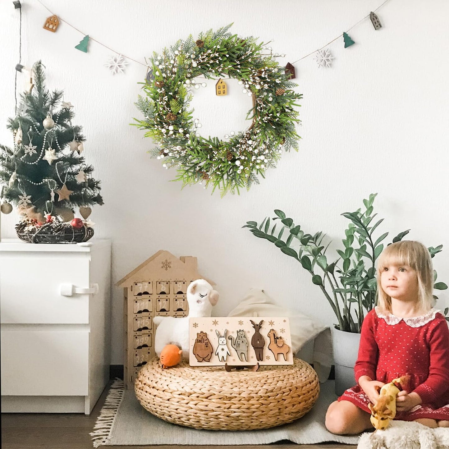 Artificial Christmas Wreath 22 Inch Christmas Wreaths for Front Door Large Winter Wreath with Pine Cones and Red Berries for Outdoor Indoor Holiday Xmas Celebration(Red)